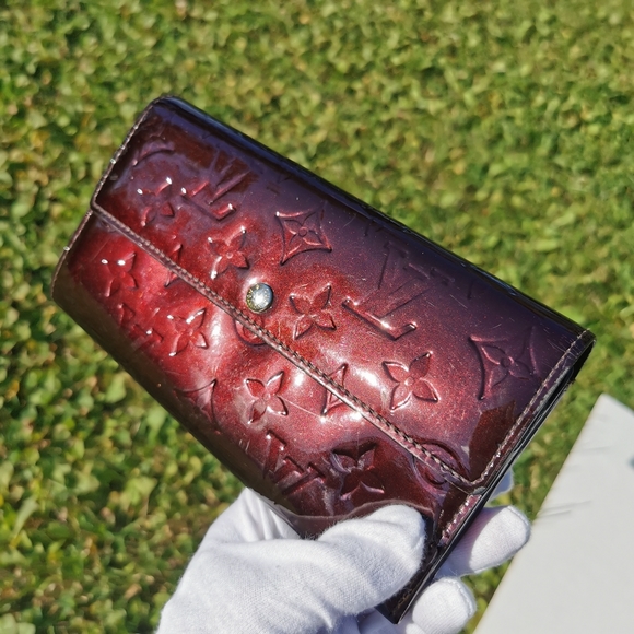 Louis Vuitton Handbags - Louis Vuitton Vernis Wallet